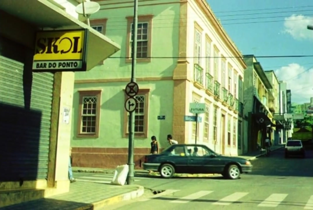 A placa do Bar do Ponto na esquina, em Lavras