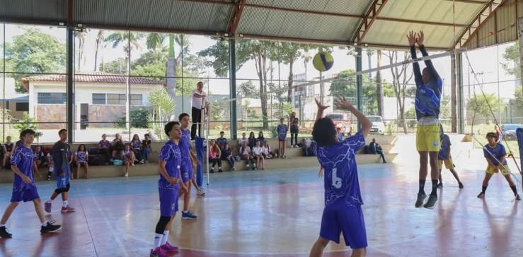 Ataque no vôlei masculino em etapa dos Jogos do Interior de Minas (imagem ilustrativa). Foto: Divulgação/Prefeitura de Vespasiano
