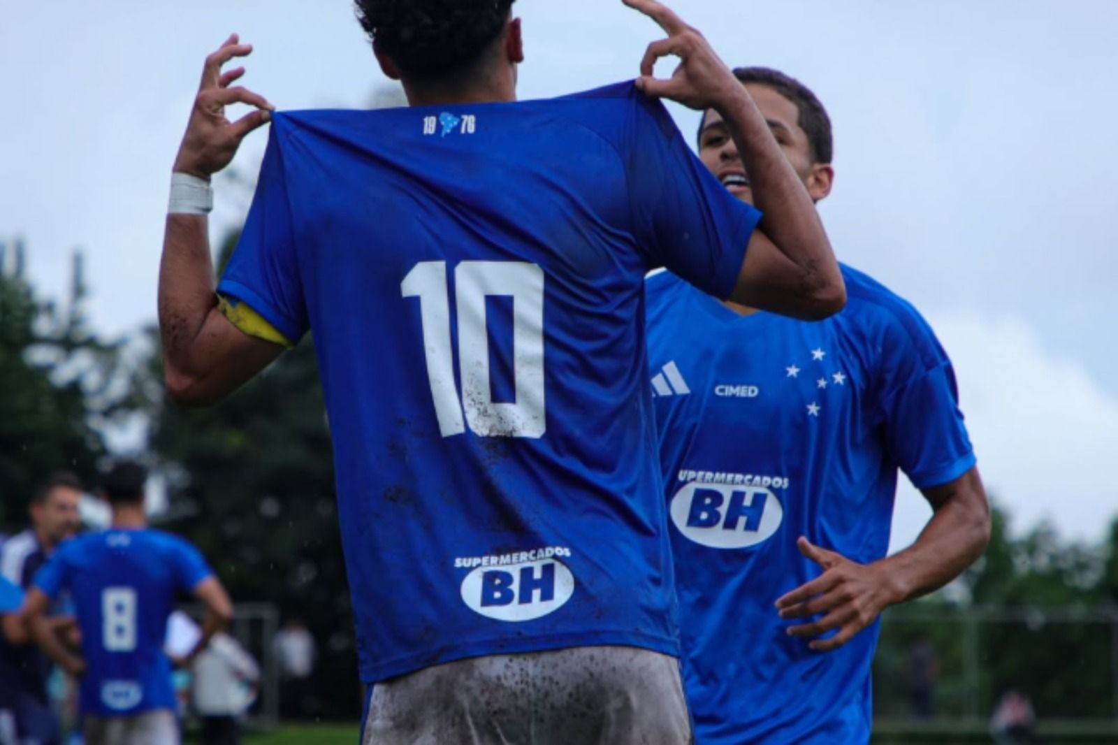 Rhuan Gabriel, autor do gol celeste na final, comemora gol pelo Cruzeiro Sub-20