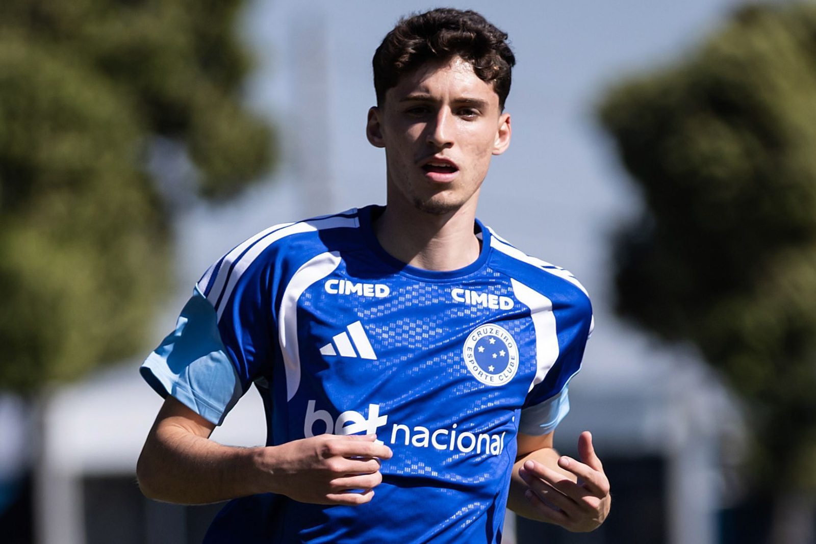 Eduardo Pape fez um gol e deu uma assistência na classificação