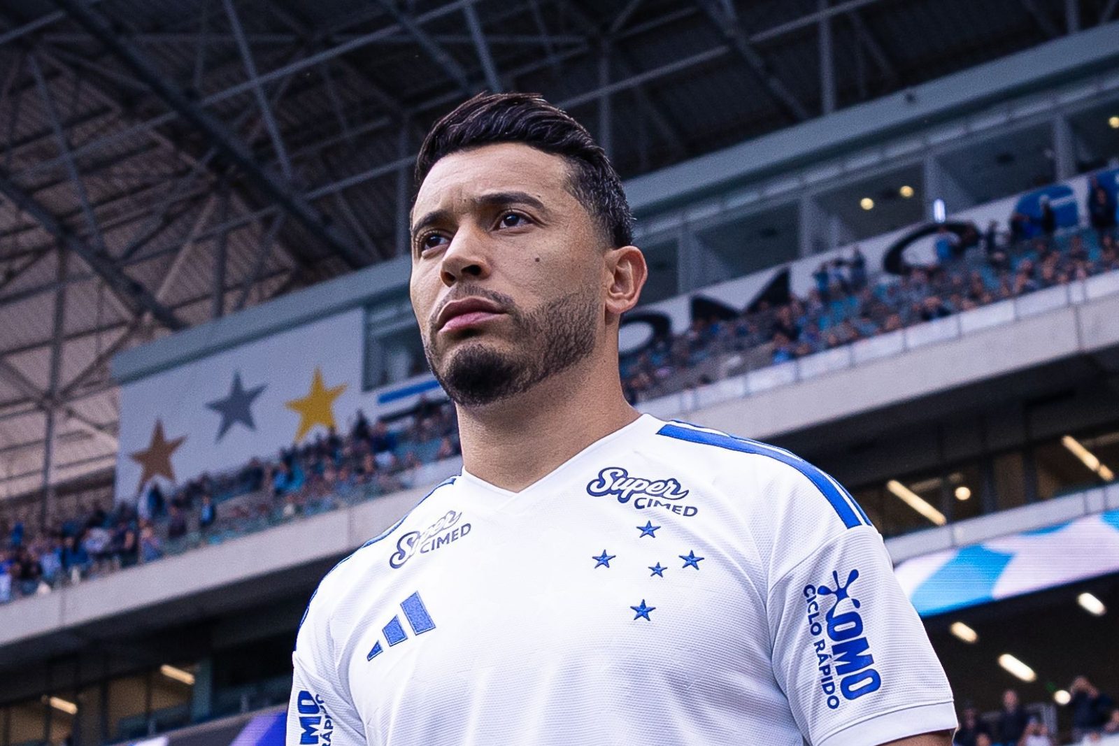 William, lateral-direito do Cruzeiro, cumpre suspensão na 34ª rodada