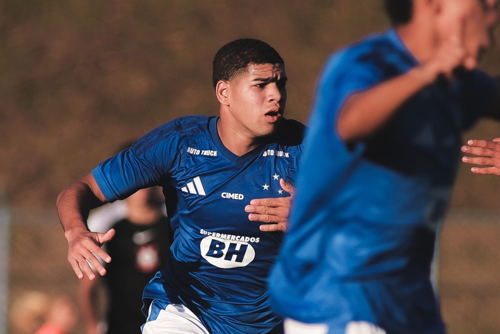 Thaylon Barbosa, artilheiro do Cruzeiro Sub-17, marcou um dos gols no clássico