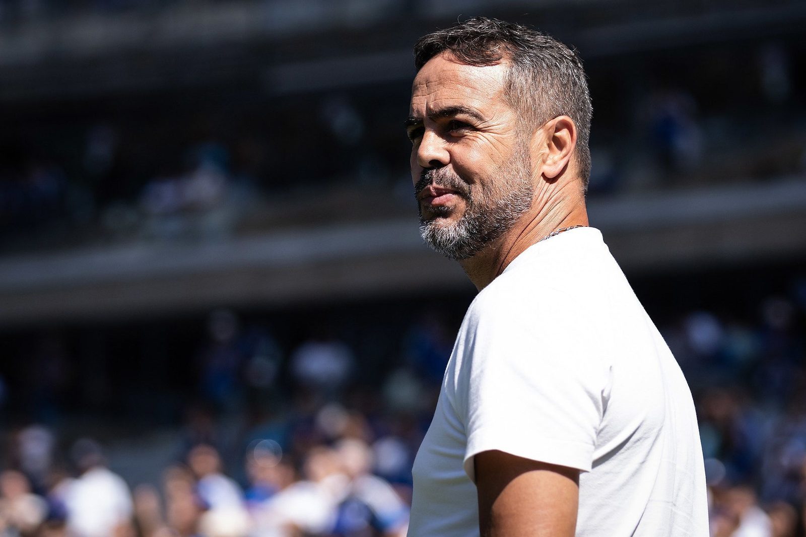 Artur Jorge, técnico do Cruzeiro, no comando da equipe no Mineirão