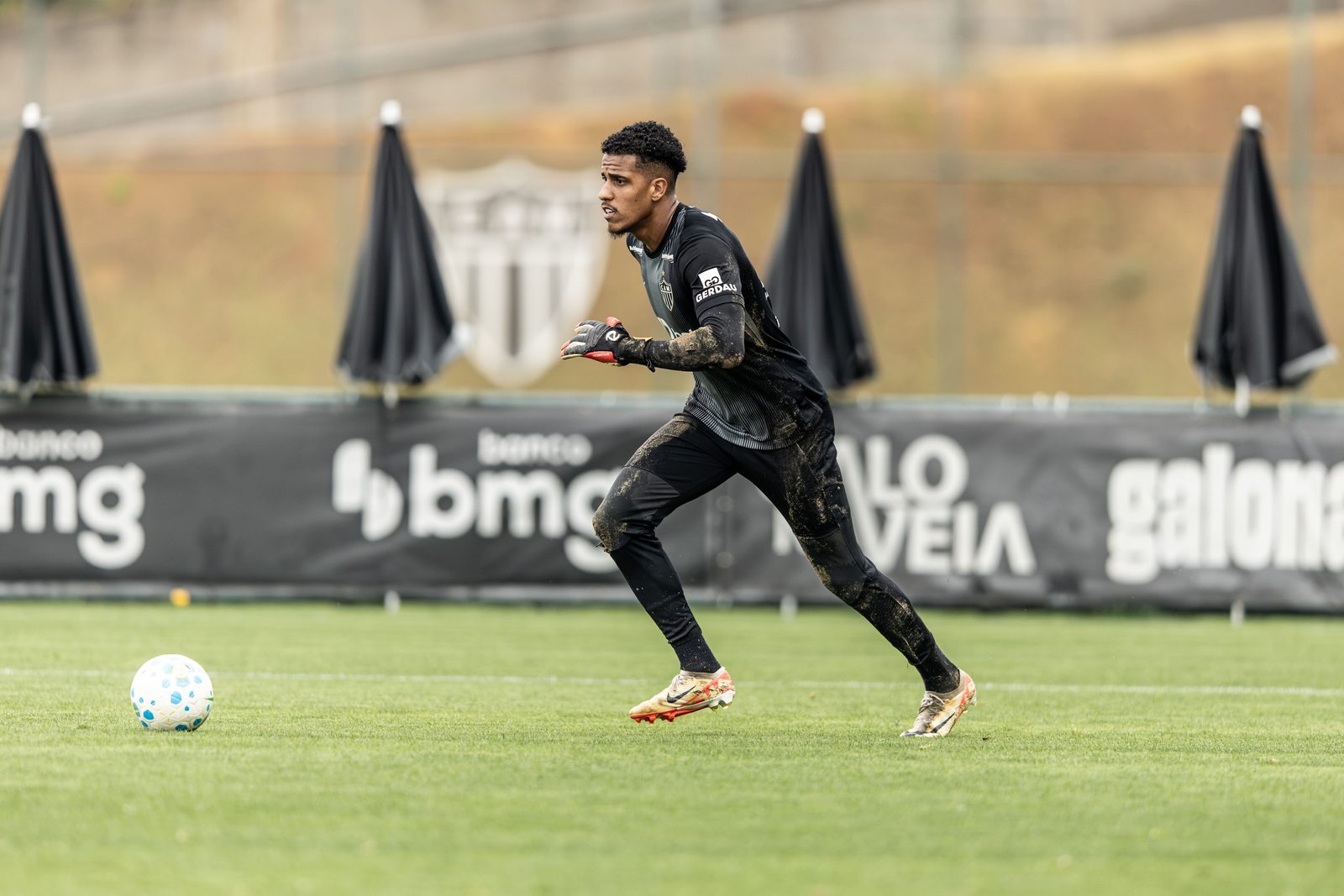 Gabriel Delfim, cria da base, deve assumir a meta do Galo contra o Vitória