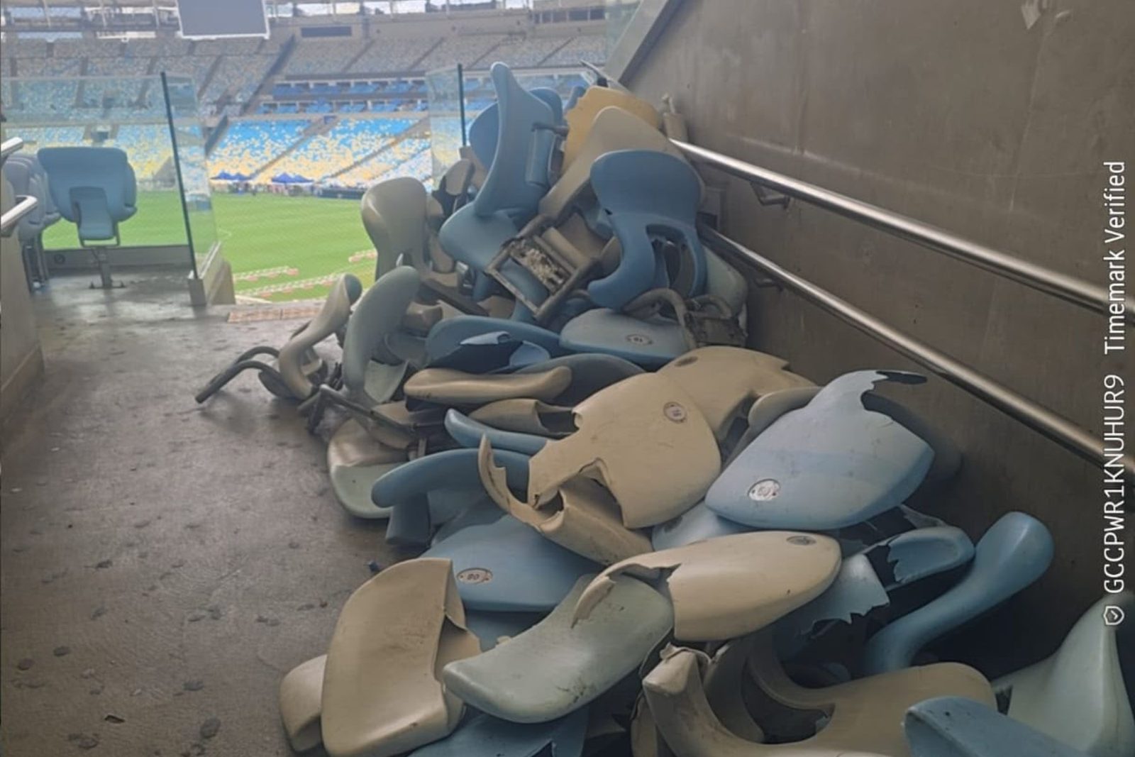 Estragos no Maracanã depois de Vasco x Boca Juniors, em imagens divulgadas pelo consórcio que administra o estádio