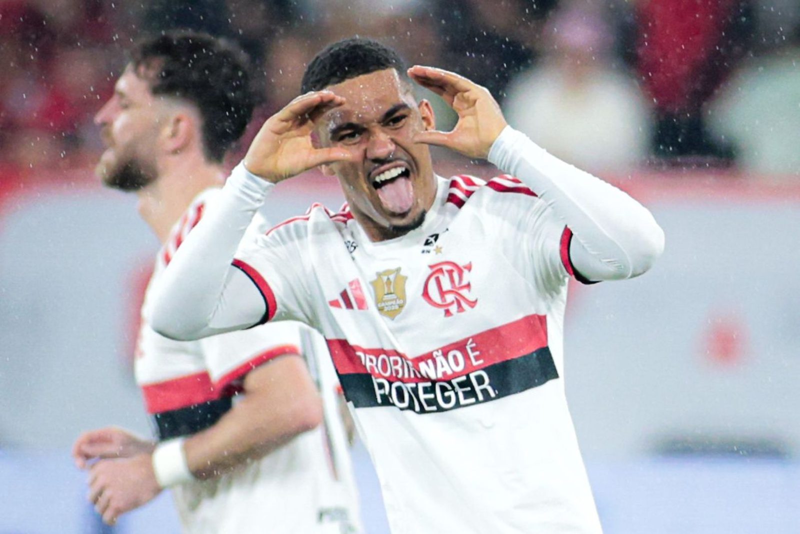 Samuel Lino fez os dois gols do Flamengo no segundo tempo