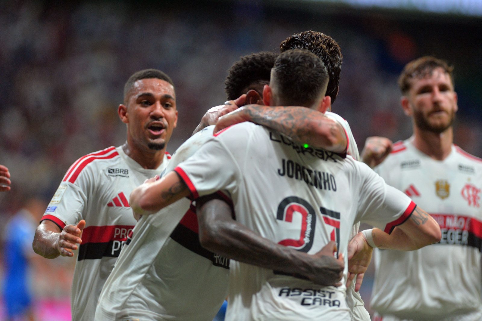 Flamengo comemora gol sobre o Bahia na Arena Fonte Nova, em Salvador