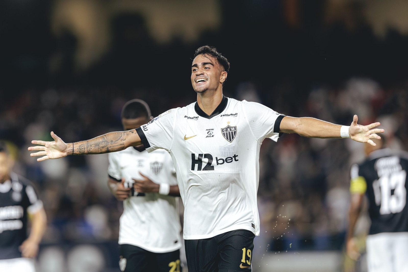 Reinier comemora o gol de empate do Galo contra o Remo