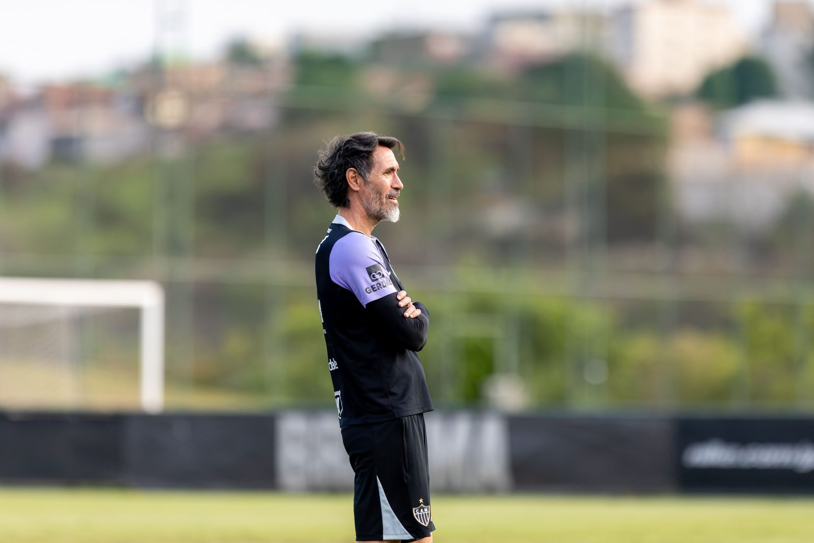 Eduardo Domínguez terá que mexer no ataque para a ida da semifinal