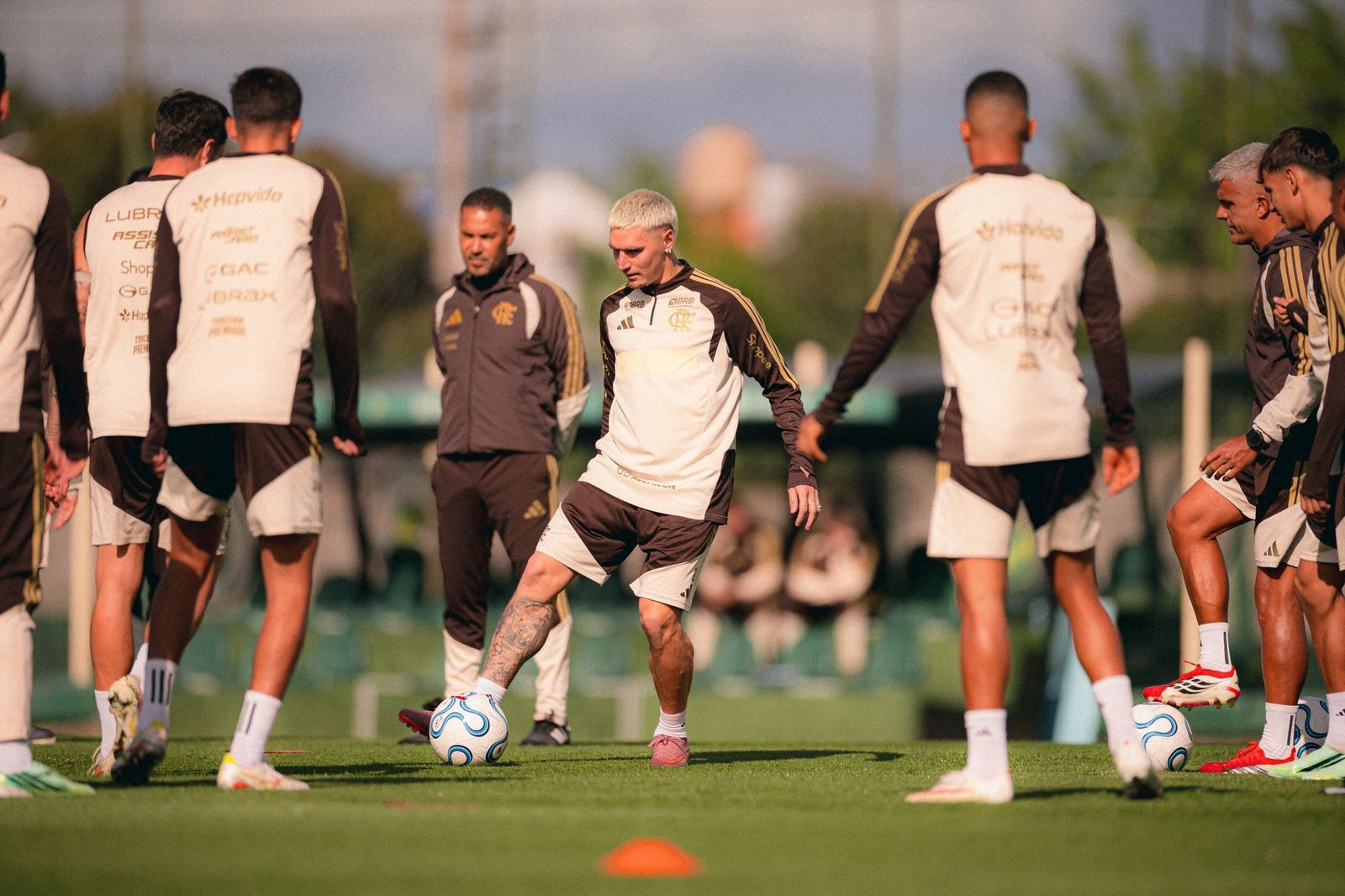 Treino do Flamengo na Argentina antes de enfrentar o Estudiantes em La Plata